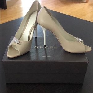 Gucci Leather Heels (sized 8.5, fits like a 7.5-8)